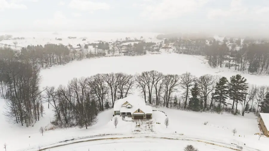 3149 Lake Meadows CIR, Traverse City, MI 49685 - Image #2