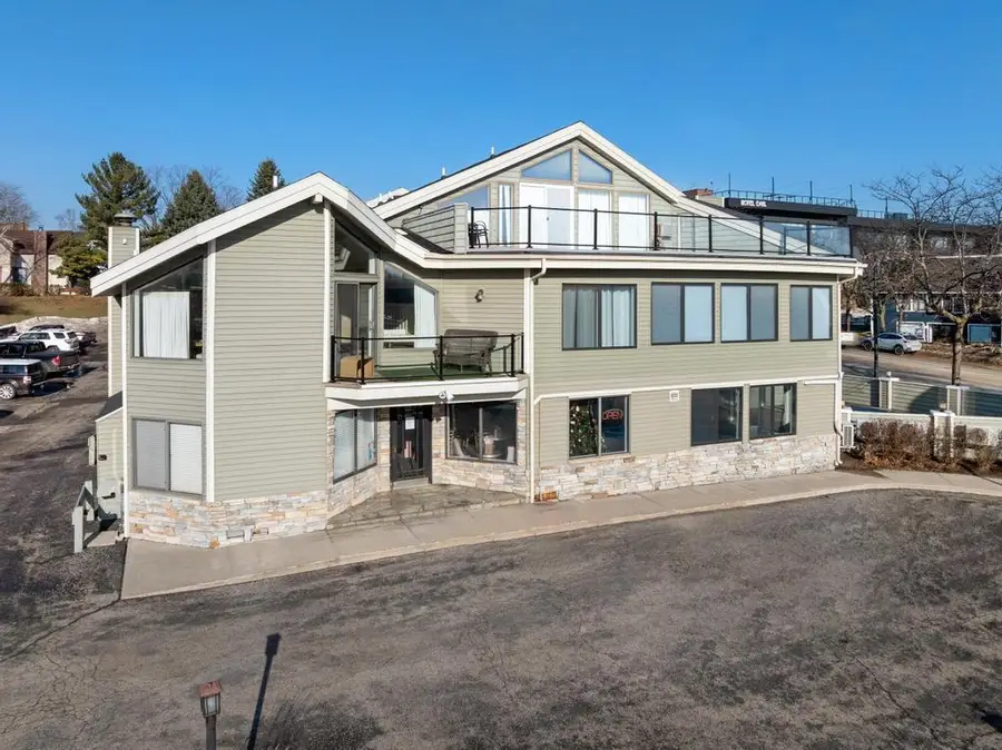 101 Michigan, Charlevoix, MI 49720 - Image #2