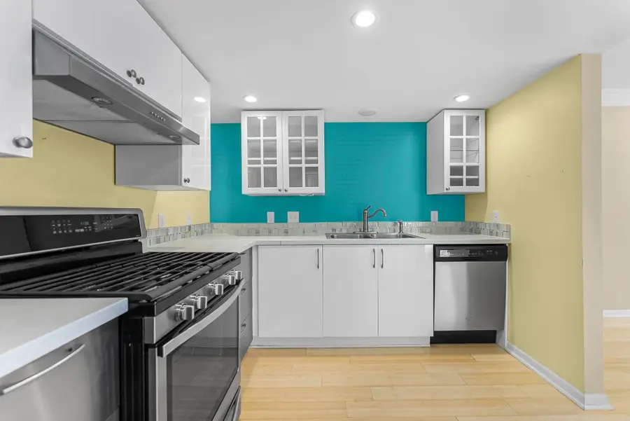 595 Georgetown PL, Traverse City, MI 49684 - Image #3