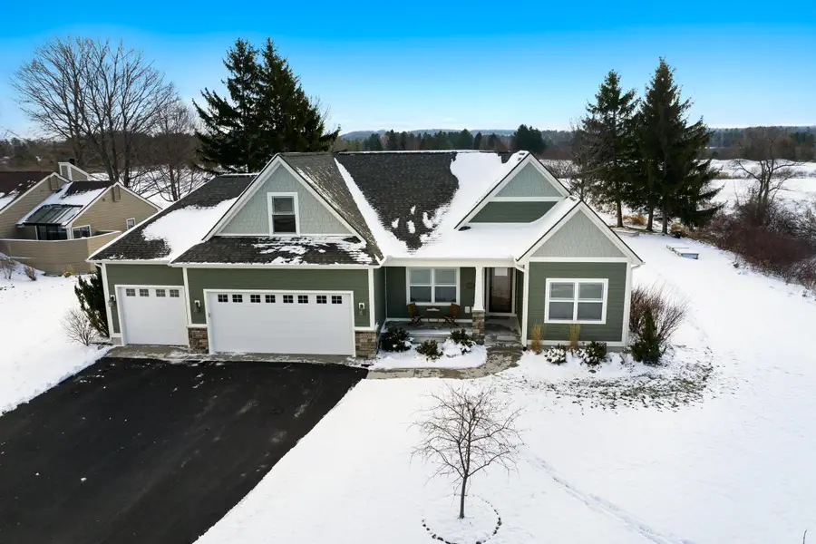 5200 Arrowhead CIR, Williamsburg, MI 49690 - Image #3