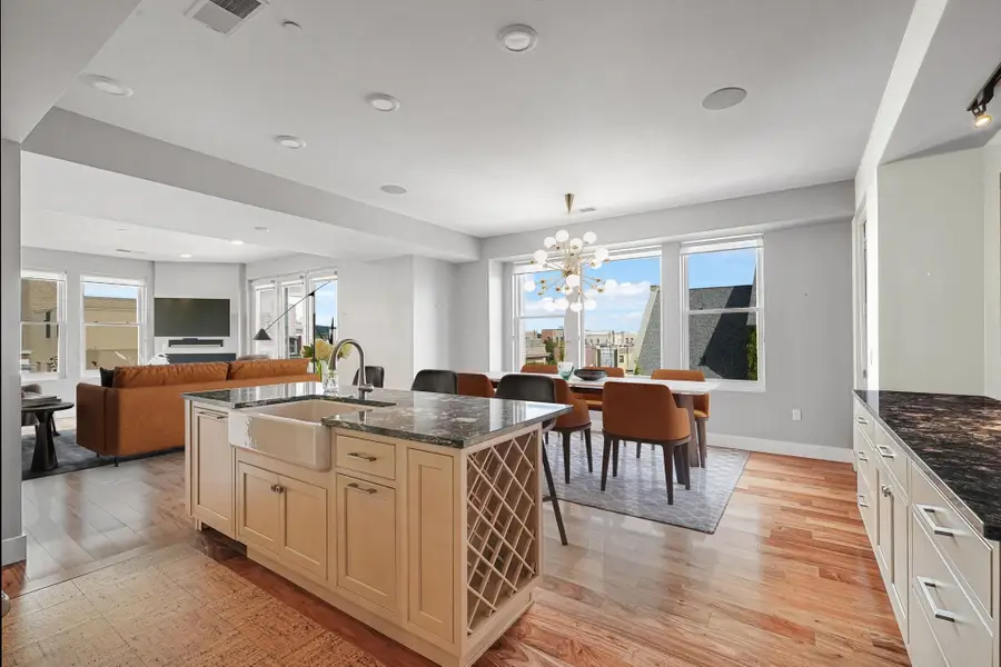 215 Washington ST, Traverse City, MI 49684 - Image #2