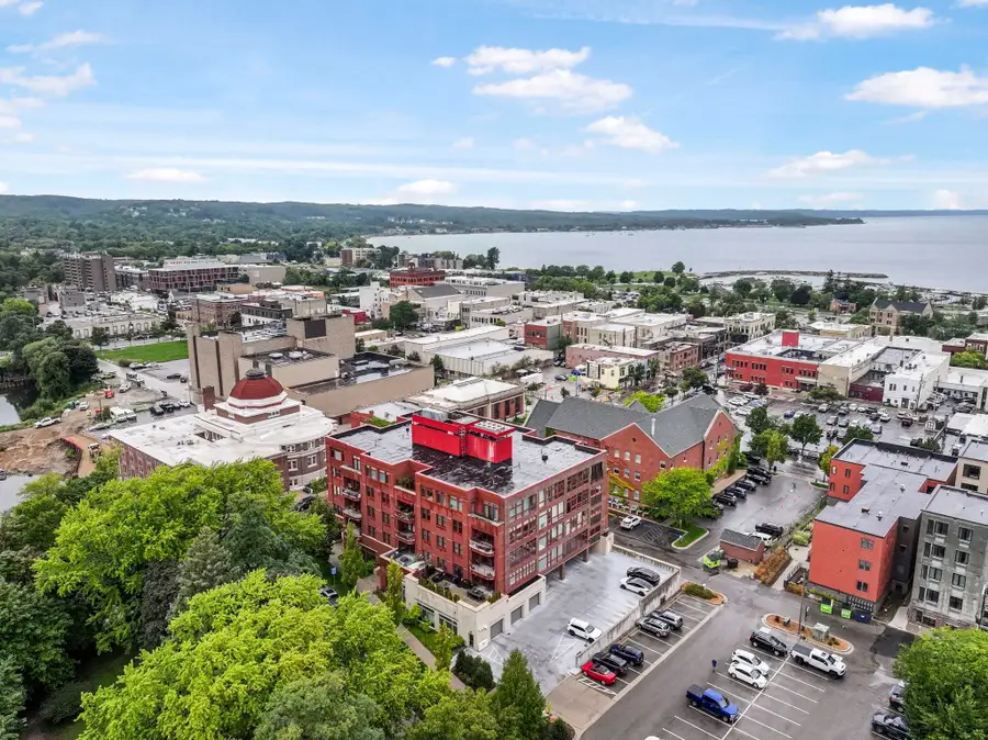 215 Washington, Traverse City, MI 49684 - #2