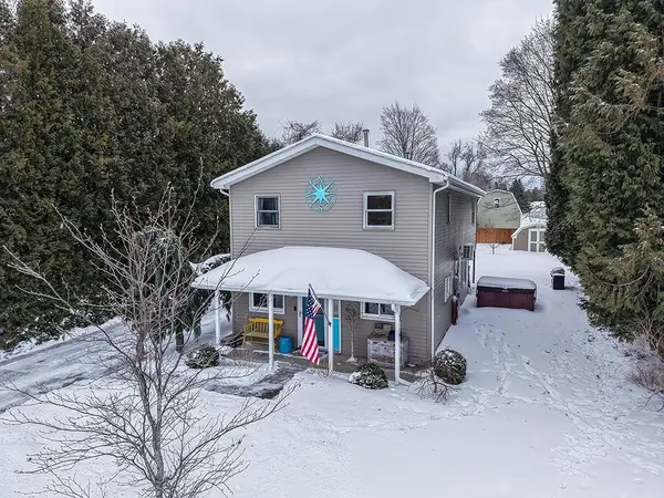 510 W Hurlbut, Charlevoix, MI 49720