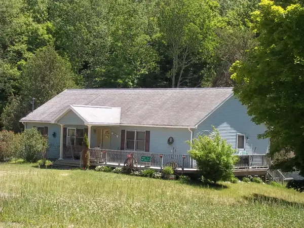 1800 E Narlock, Cedar, MI 49621