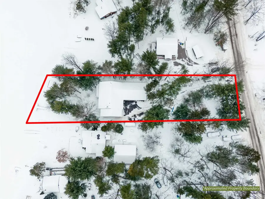 3214 Tibbets DR, Traverse City, MI 49696 - #3