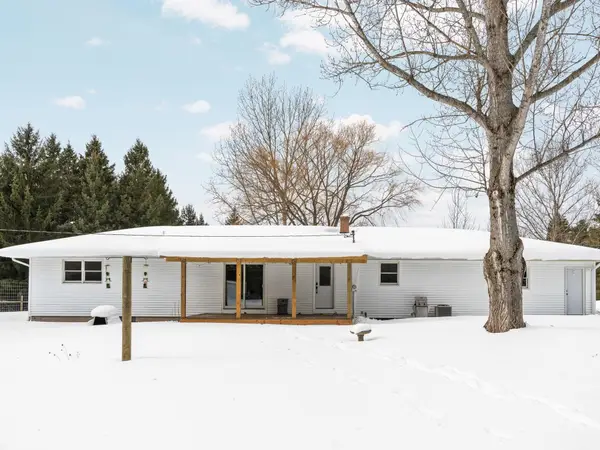 2075 S Lake Leelanau, LakeLeelanau, MI 49653
