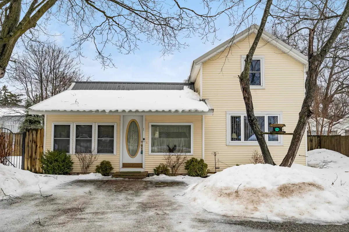 411 S Walnut ST, Kalkaska, MI 49646 - #1