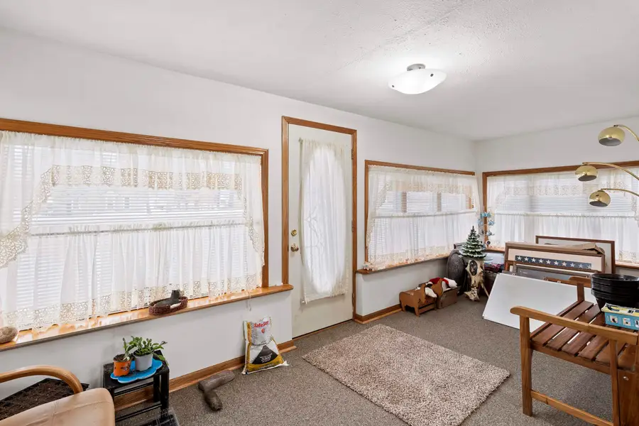 411 S Walnut ST, Kalkaska, MI 49646 - #2