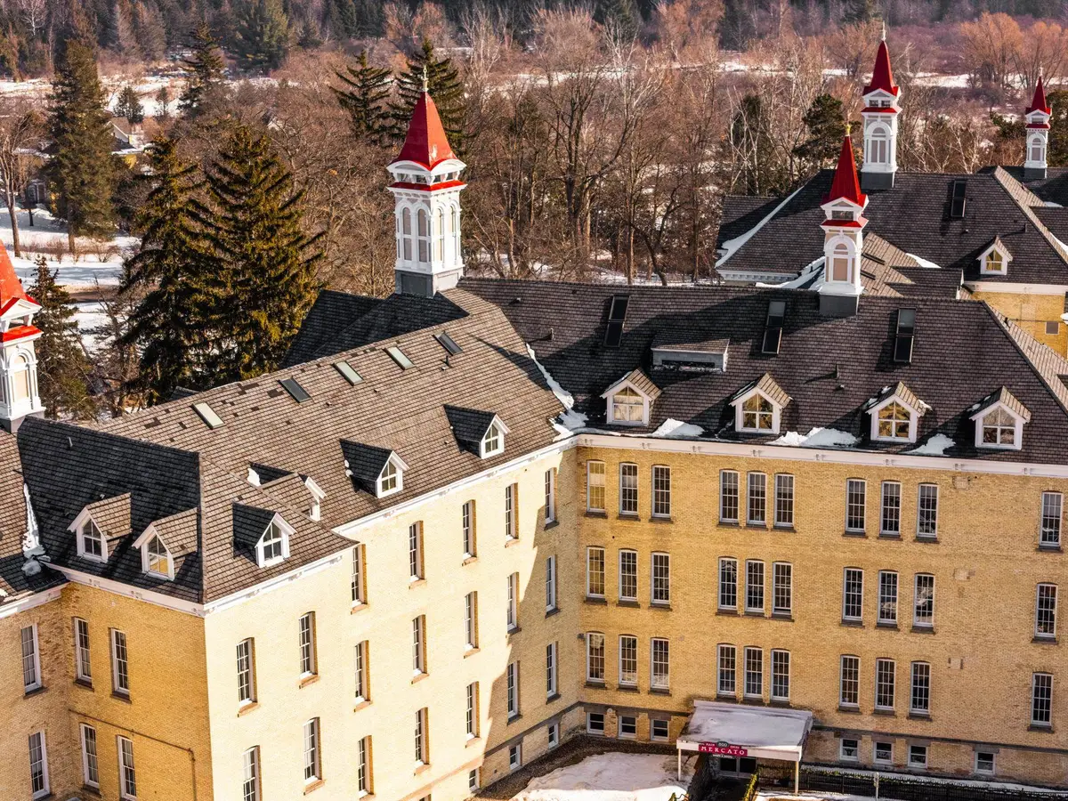 800 Cottageview DR, Traverse City, MI 49684 - #1