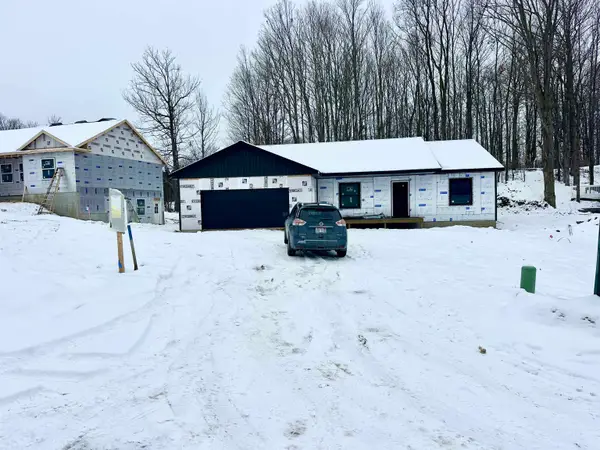 1044 Birmley Estates DR, TraverseCity, MI 49696