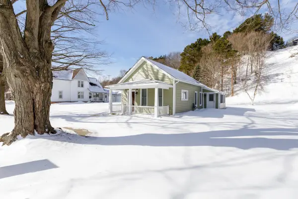 605 Lincoln AVE, Elberta, MI 49628