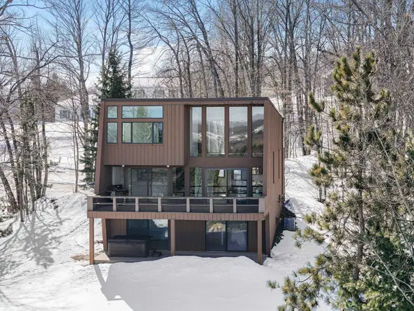 10570 S Snow Crest CT, TraverseCity, MI 49684