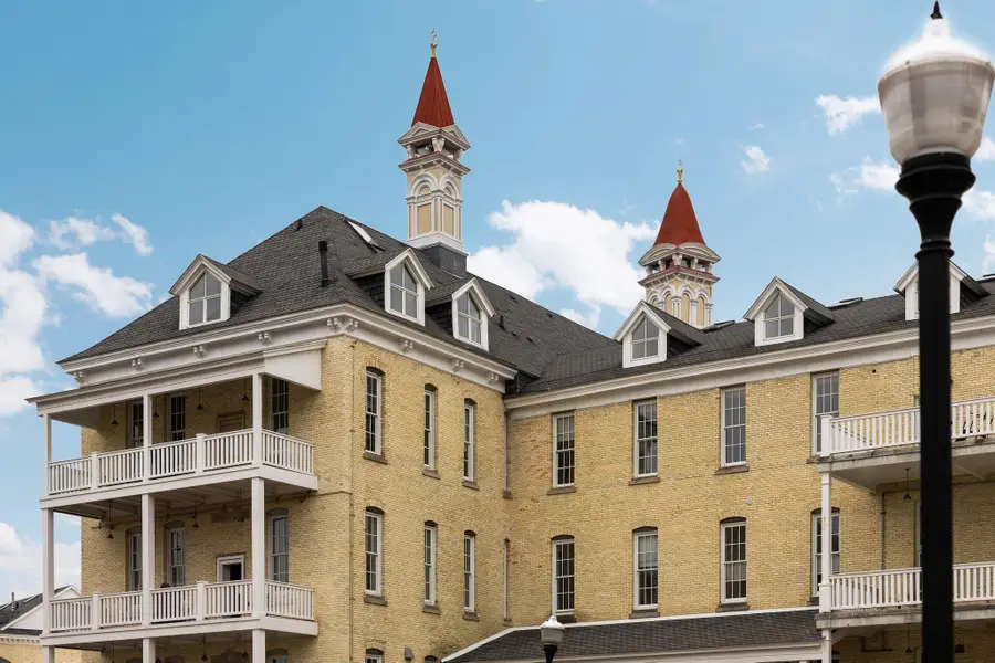 800-311 Cottageview DR, Traverse City, MI 49684 - #2