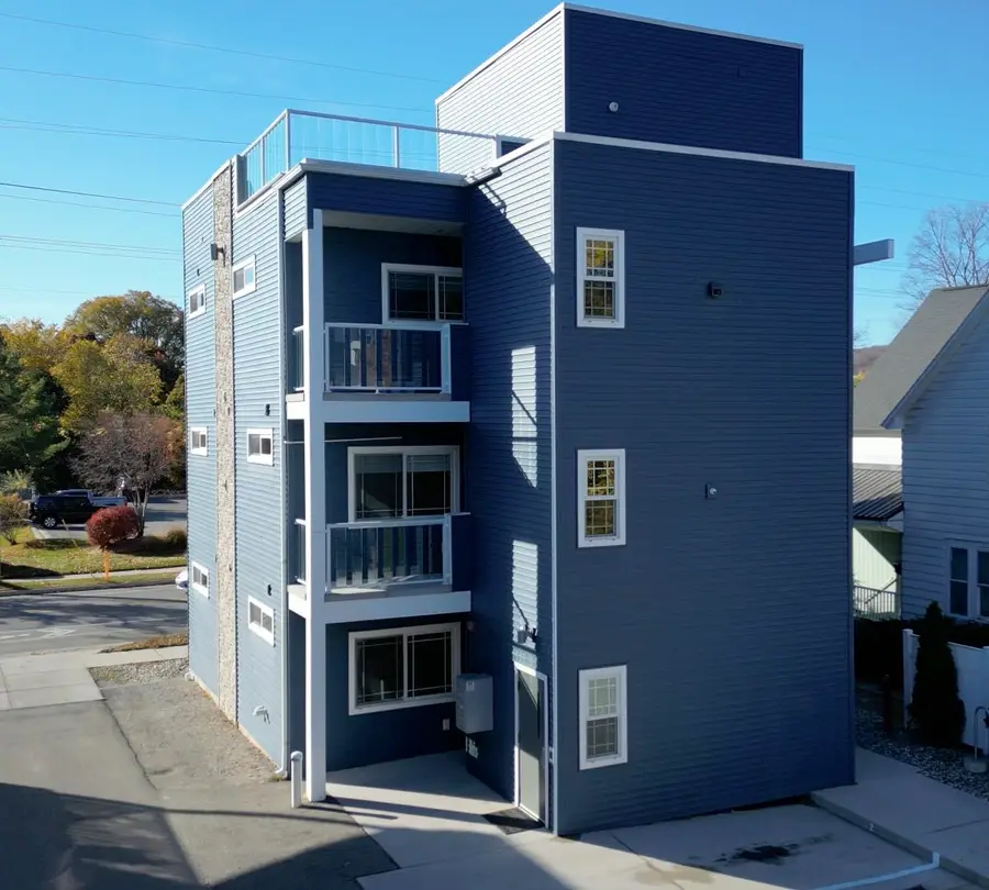 918 W Front, Traverse City, MI 49684 - #3