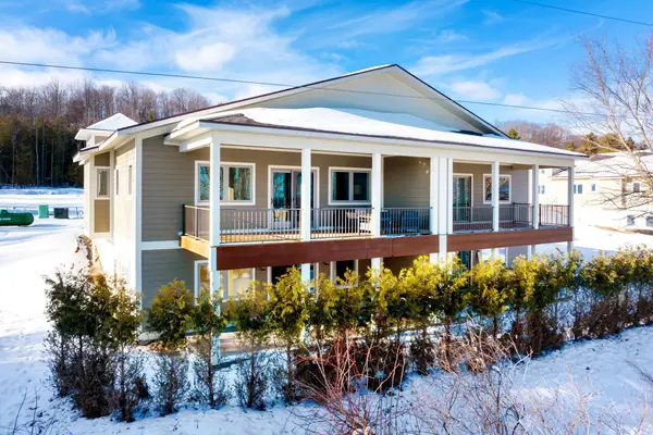 764 N Waypoint CIR, SuttonsBay, MI 49682