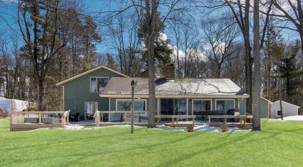 9566 Fowler, RapidCity, MI 49676