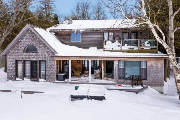 10 S Stony Point RD, SuttonsBay, MI 49682