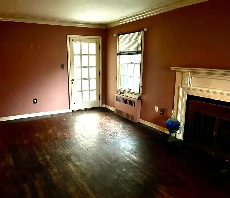 615 N Michigan AVE, Howell, MI 48843 - #2