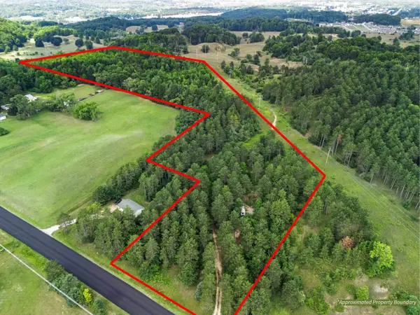 1216 Hoch, TraverseCity, MI 49696