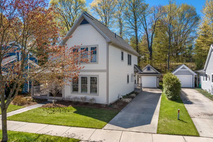 707 Lake Park, Boyne City, MI 49712 - #2