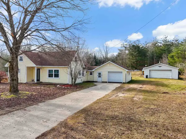 12805 19 Mile, Leroy, MI 49655