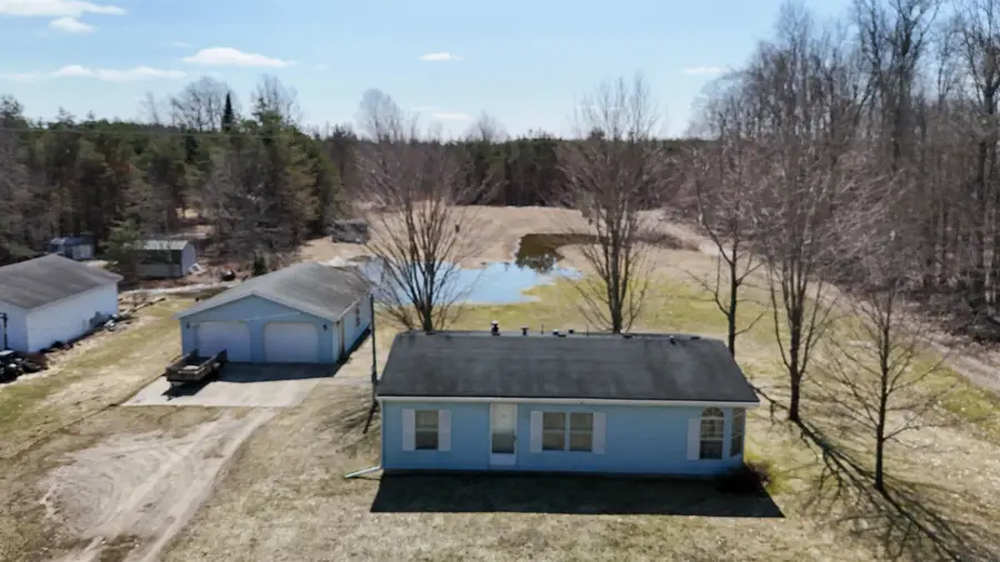 1333 W Houghton Lake RD, Reeder, MI 49651 - #2