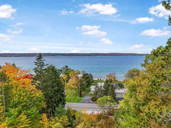 6644 Peninsula, TraverseCity, MI 49686