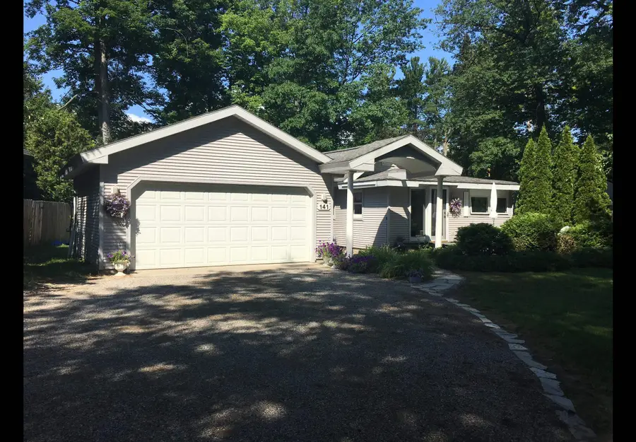 141 Birchwood, Traverse City, MI 49686 - #2