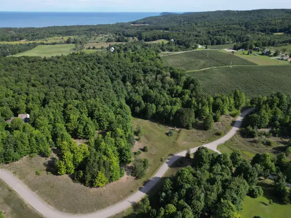 005 E Meander, Cedar, MI 49621