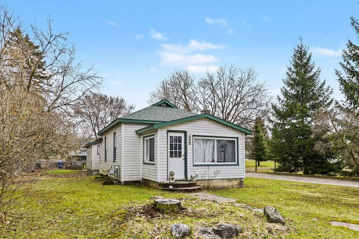 208 N Beech ST, Bellaire, MI 49615 - #1