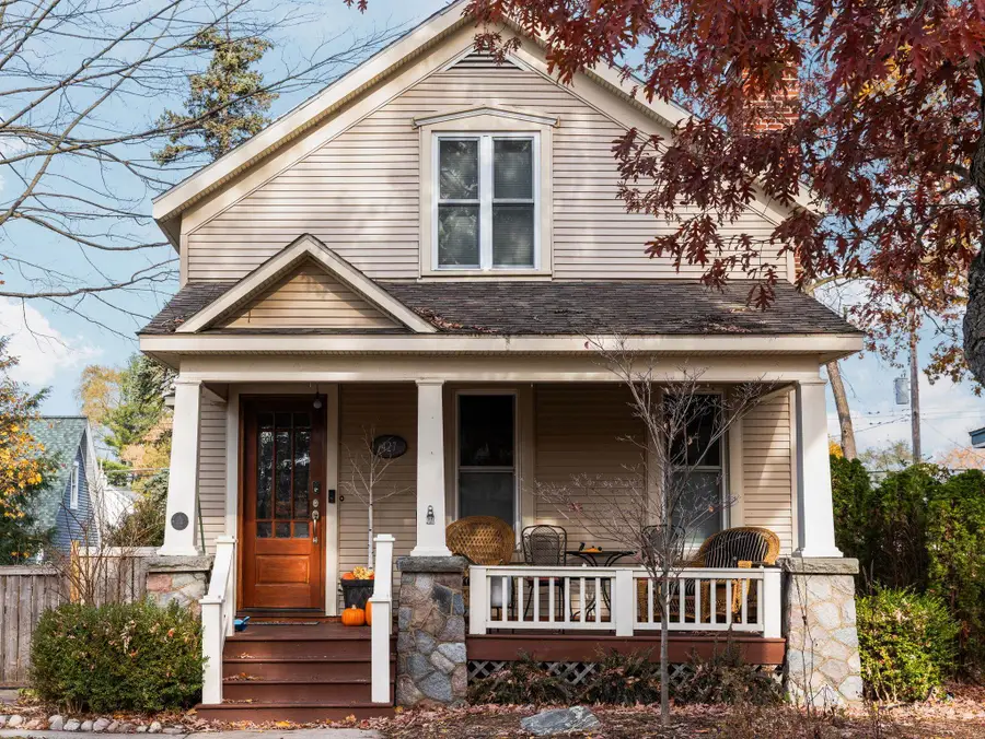 427 Washington ST, Traverse City, MI 49684 - #2