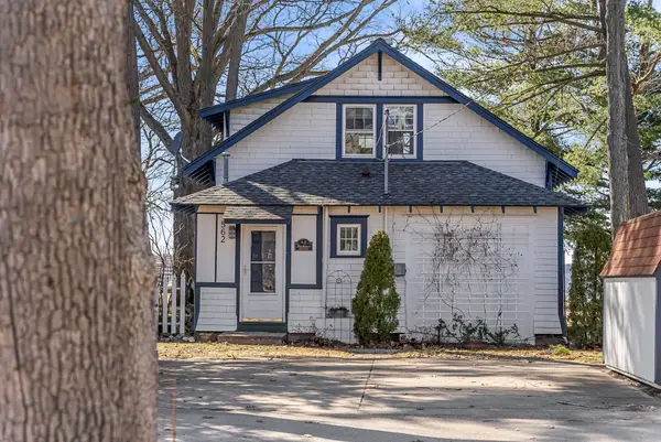 562 Cherry Grove LN, Cadillac, MI 49601