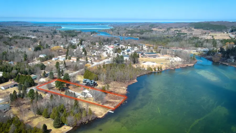 533 S Lake Shore DR, Leland, MI 49653 - #3