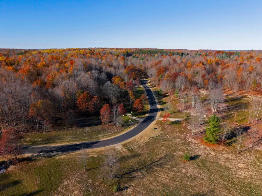 10677 SW Pine Ridge DR, Plymouth, MI 49633 - #3