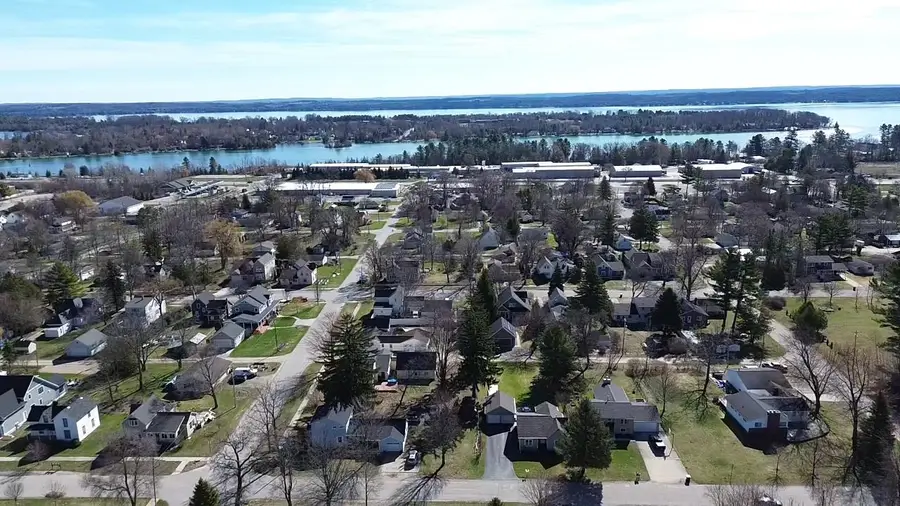 609 Spruce ST, Elk Rapids, MI 49629 - #2