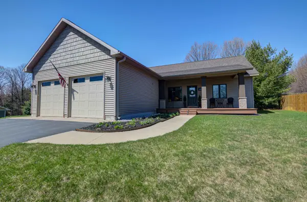 662 Becca LN, TraverseCity, MI 49685