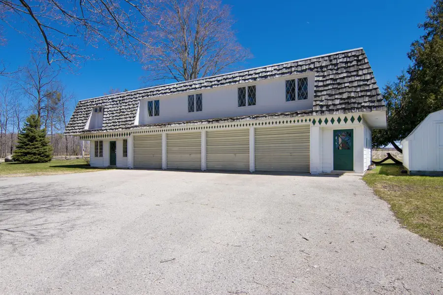 8952 Ridge RD, Eveline, MI 49727 - #3