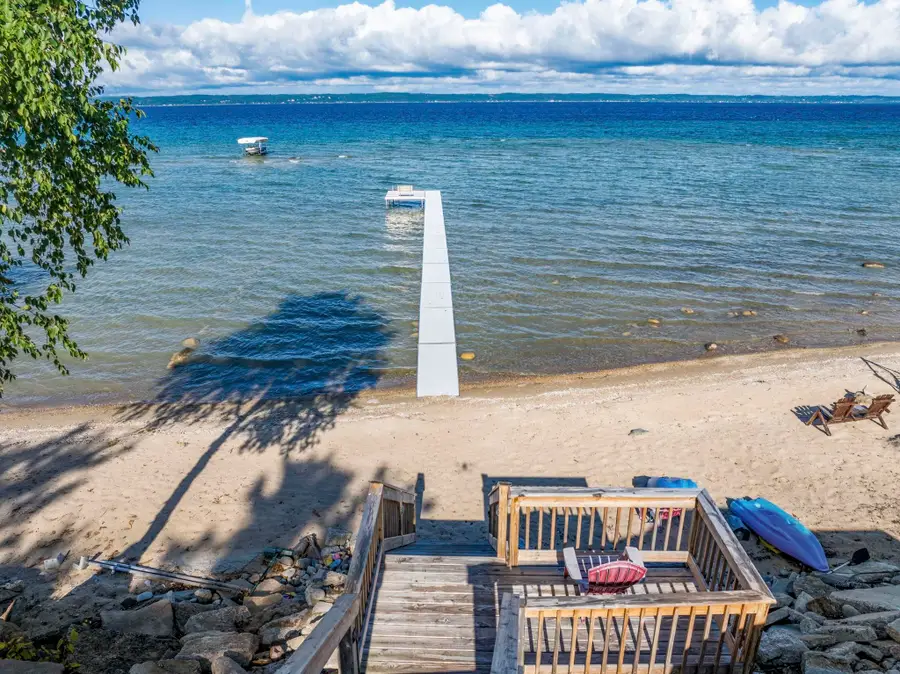 10191 Peninsula DR, Peninsula, MI 49686 - #2