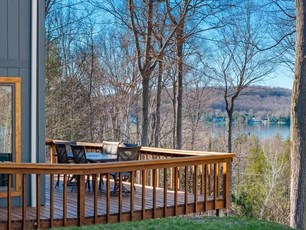 4692 E Duck Lake, LakeLeelanau, MI 49653