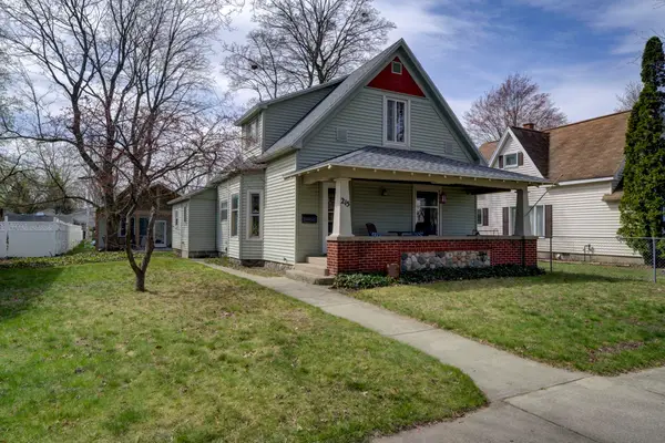 215 W Twelfth ST, TraverseCity, MI 49684