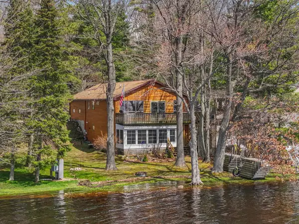 2301 E Lake Mitchell DR, Cadillac, MI 49601