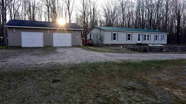 9122 Grimm LN, Mancelona, MI 49659