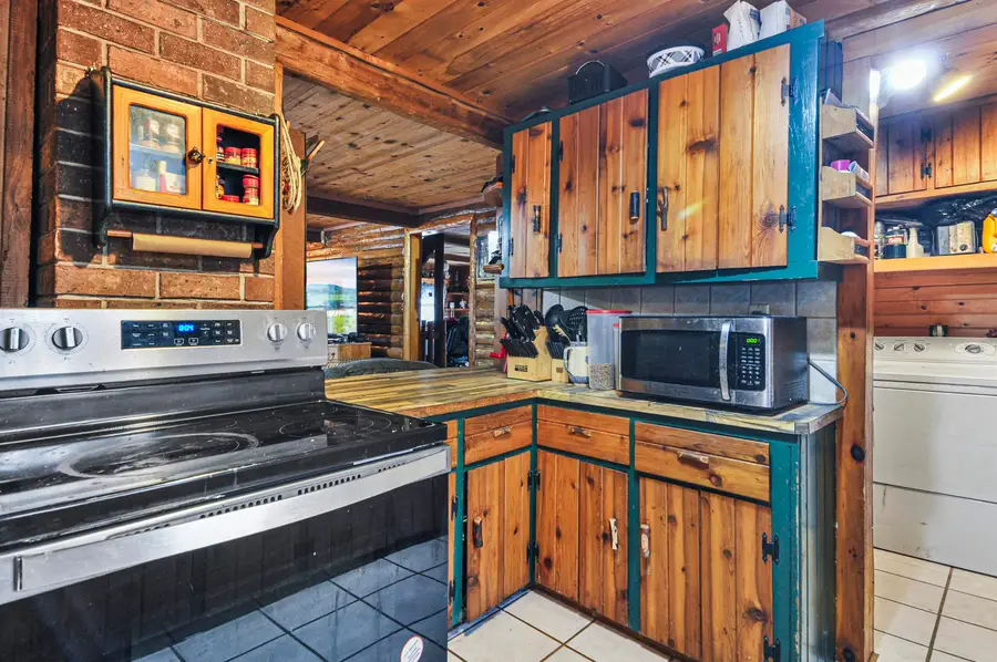 2561 E Johnson, Norwich, MI 49651 - #3