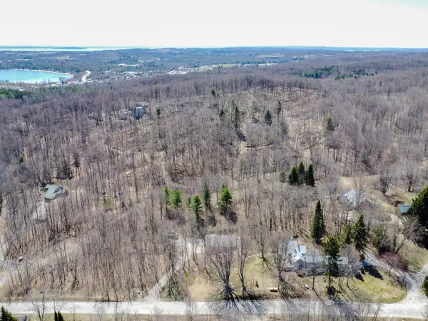 0 E Smiseth RD, SuttonsBay, MI 49682