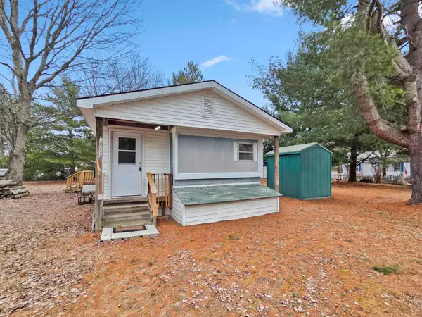10733 Freeman RD, Mesick, MI 49668