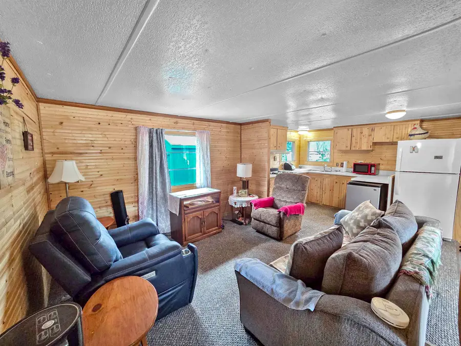 10733 Freeman RD, Mesick, MI 49668 - #3