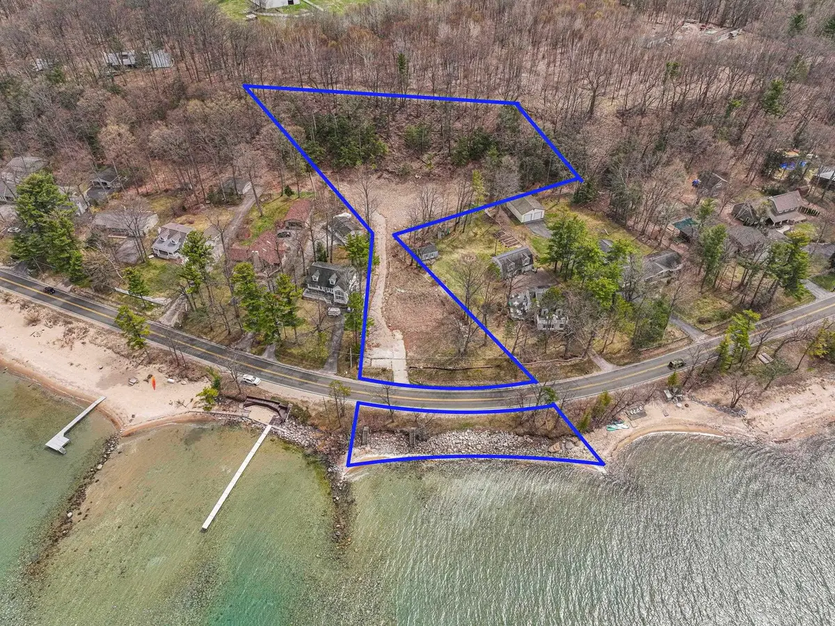 9006 Peninsula DR, Peninsula, MI 49686 - #1