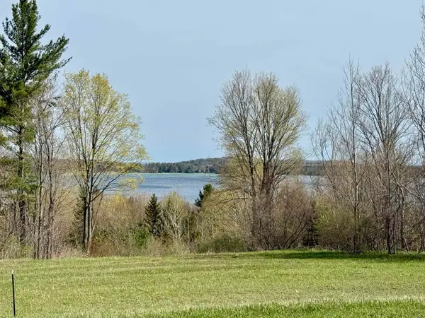 4763 E Water View DR, LakeLeelanau, MI 49653