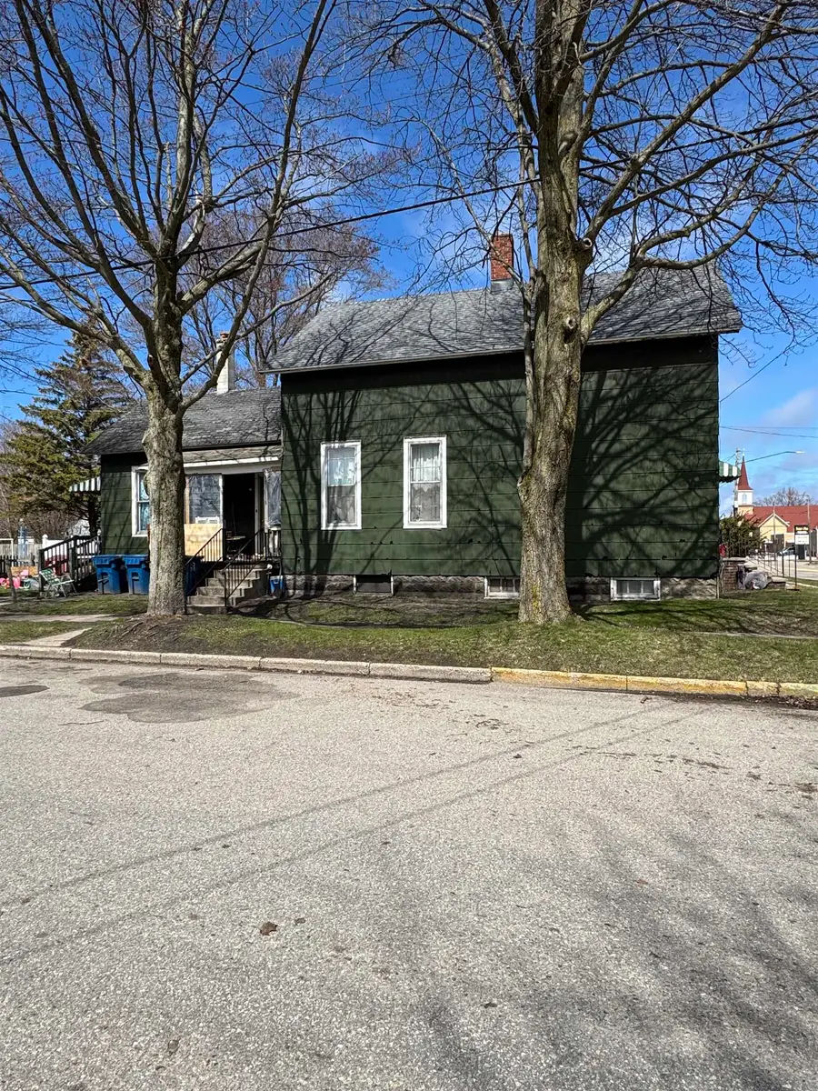 616 Cypress ST, Manistee, MI 49660 - #3