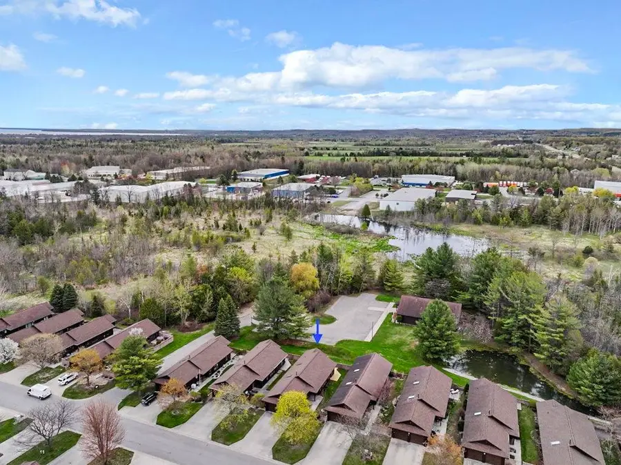 2130 E Hammond PL, Traverse City, MI 49686 - #2